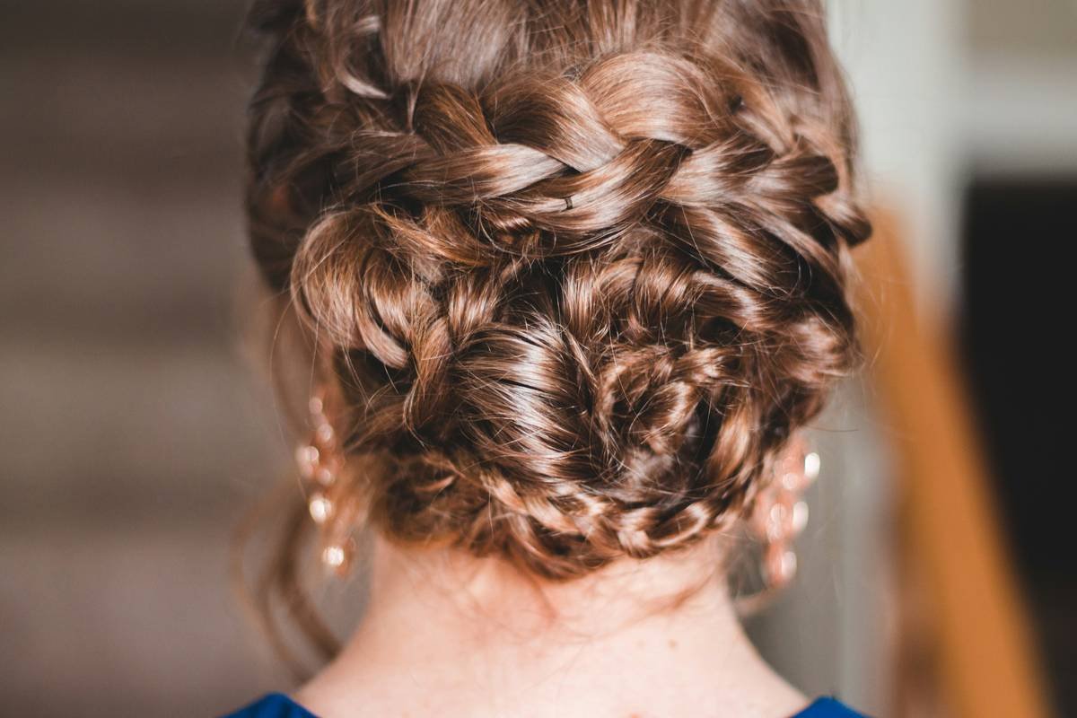 How to Master the Flexible Braid Updo: Your Go-To Hair Yoga Style for All-Day Hold & Effortless Glam
