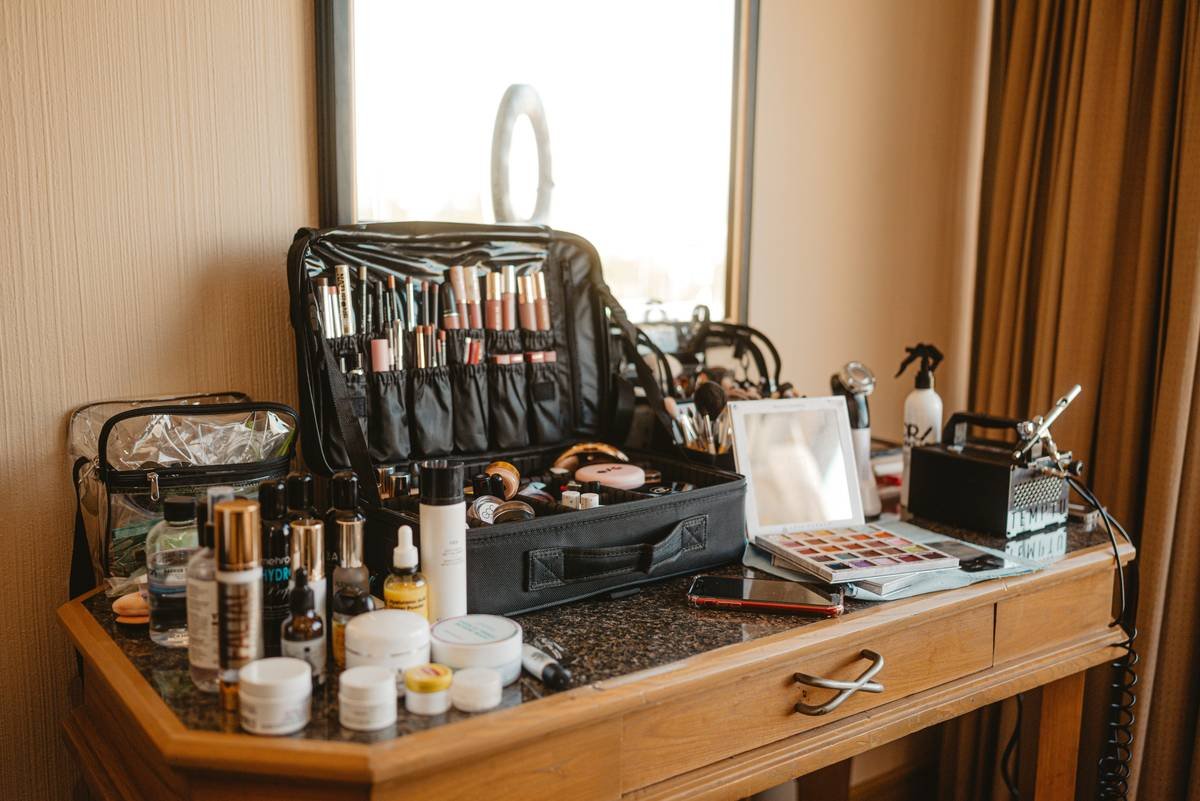 Flexible Updo Hack: The Hair Yoga Secret for Effortless, All-Day Hold